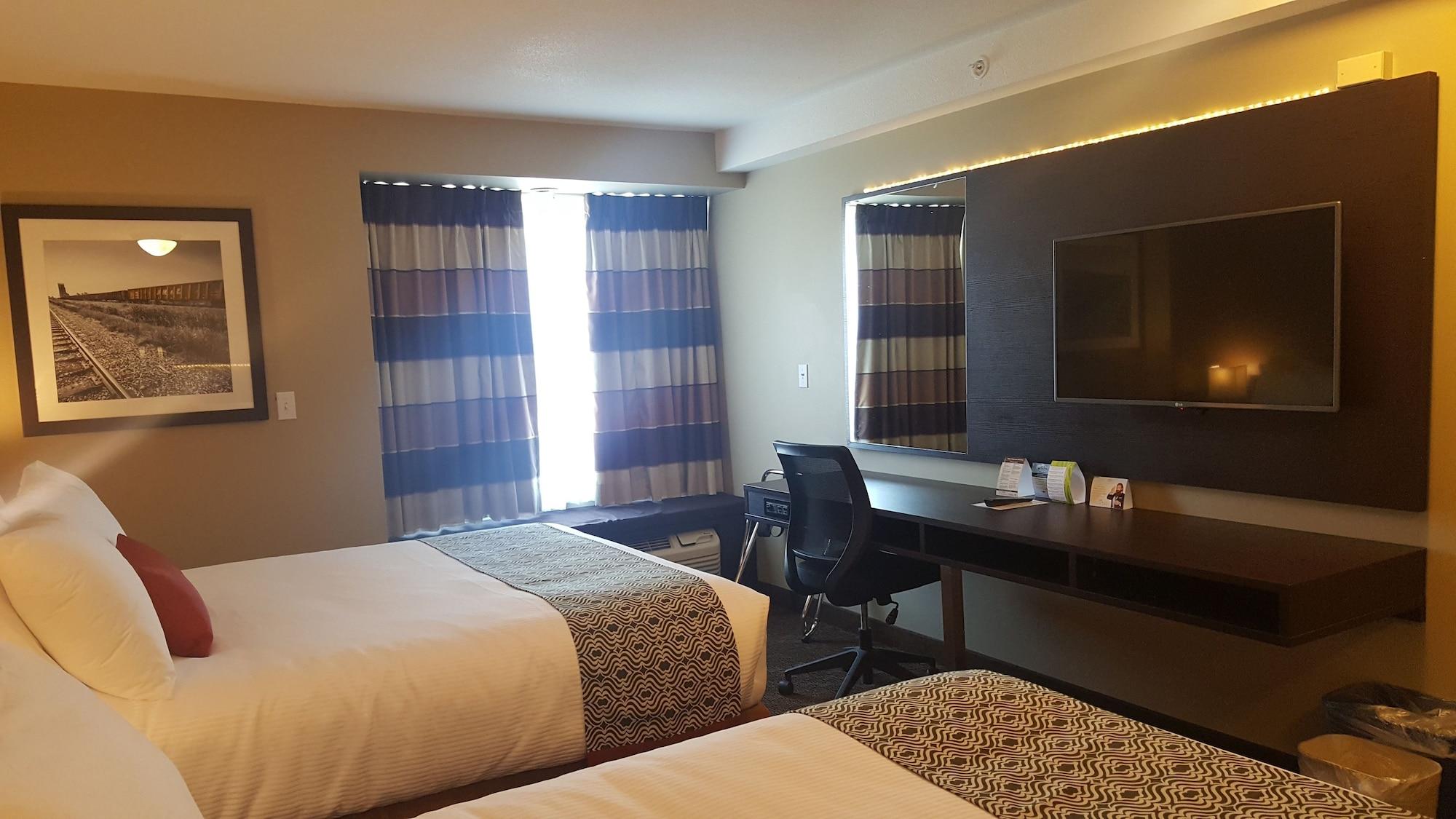 Microtel Inn & Suites By Wyndham Whitecourt Exteriör bild