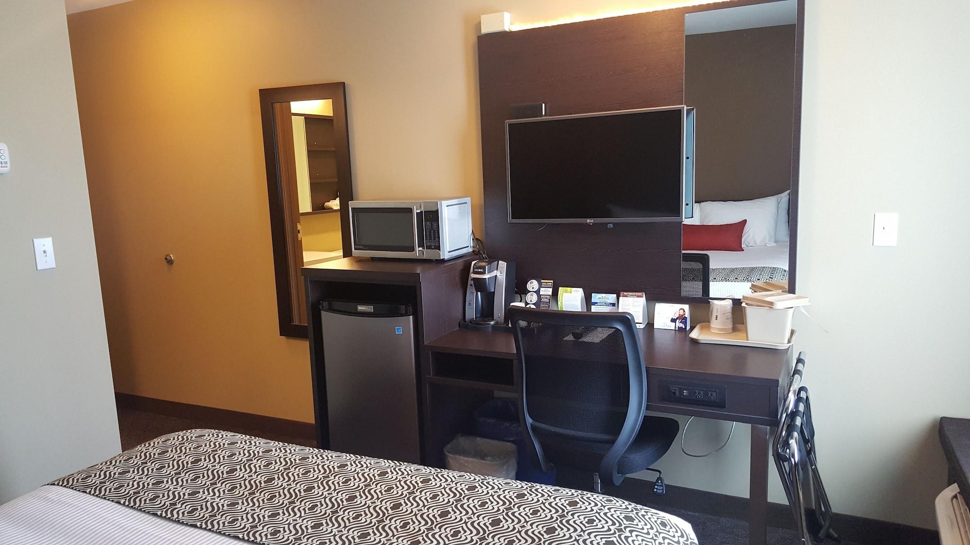Microtel Inn & Suites By Wyndham Whitecourt Exteriör bild