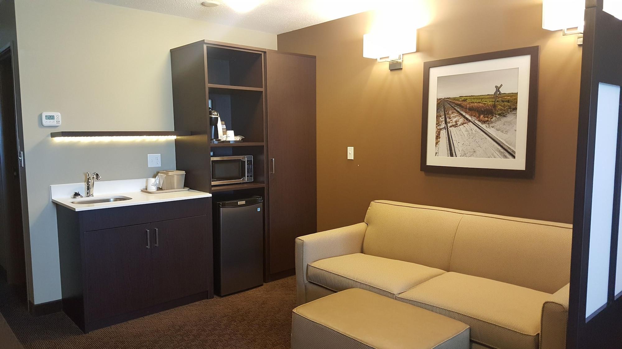 Microtel Inn & Suites By Wyndham Whitecourt Exteriör bild