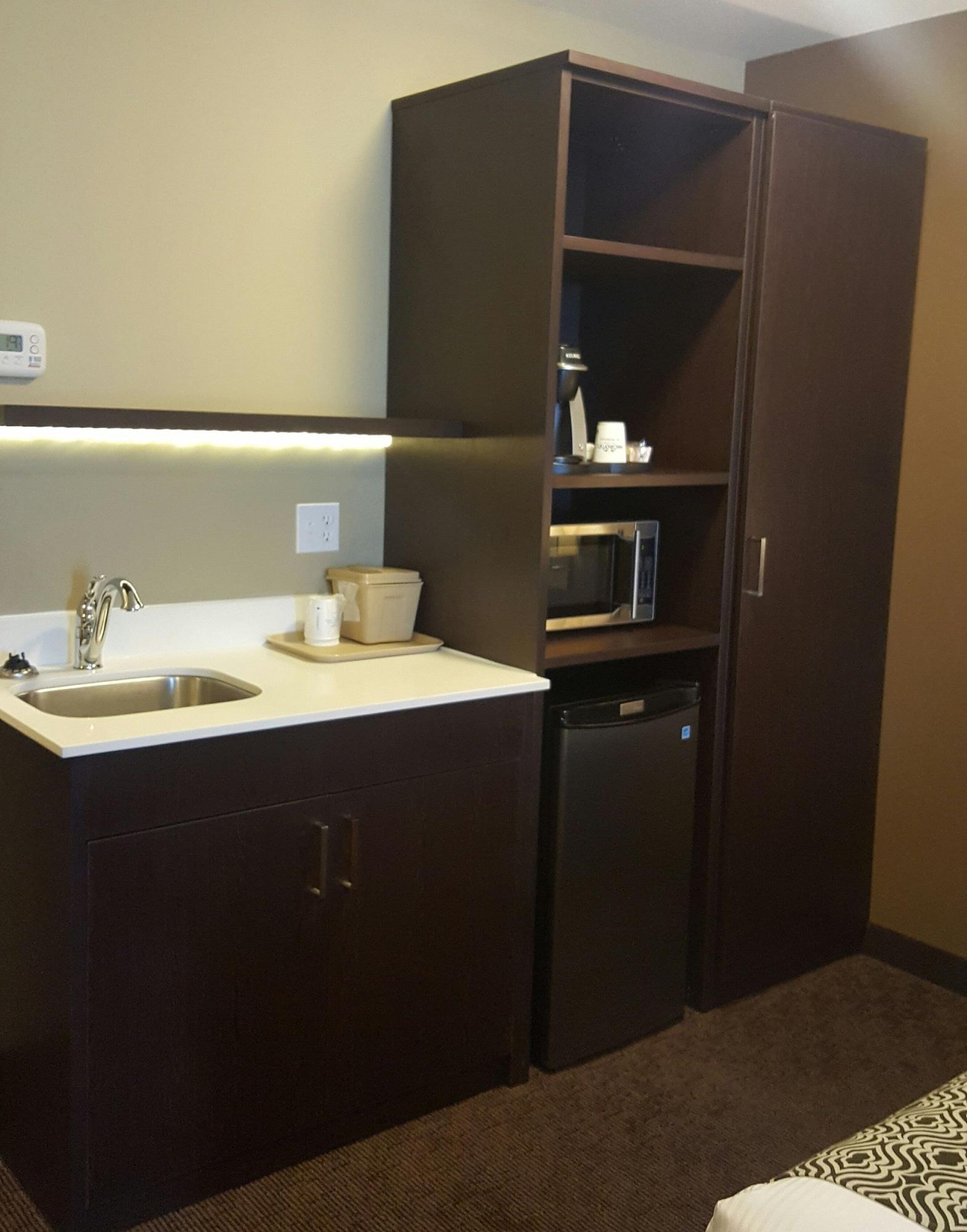Microtel Inn & Suites By Wyndham Whitecourt Exteriör bild