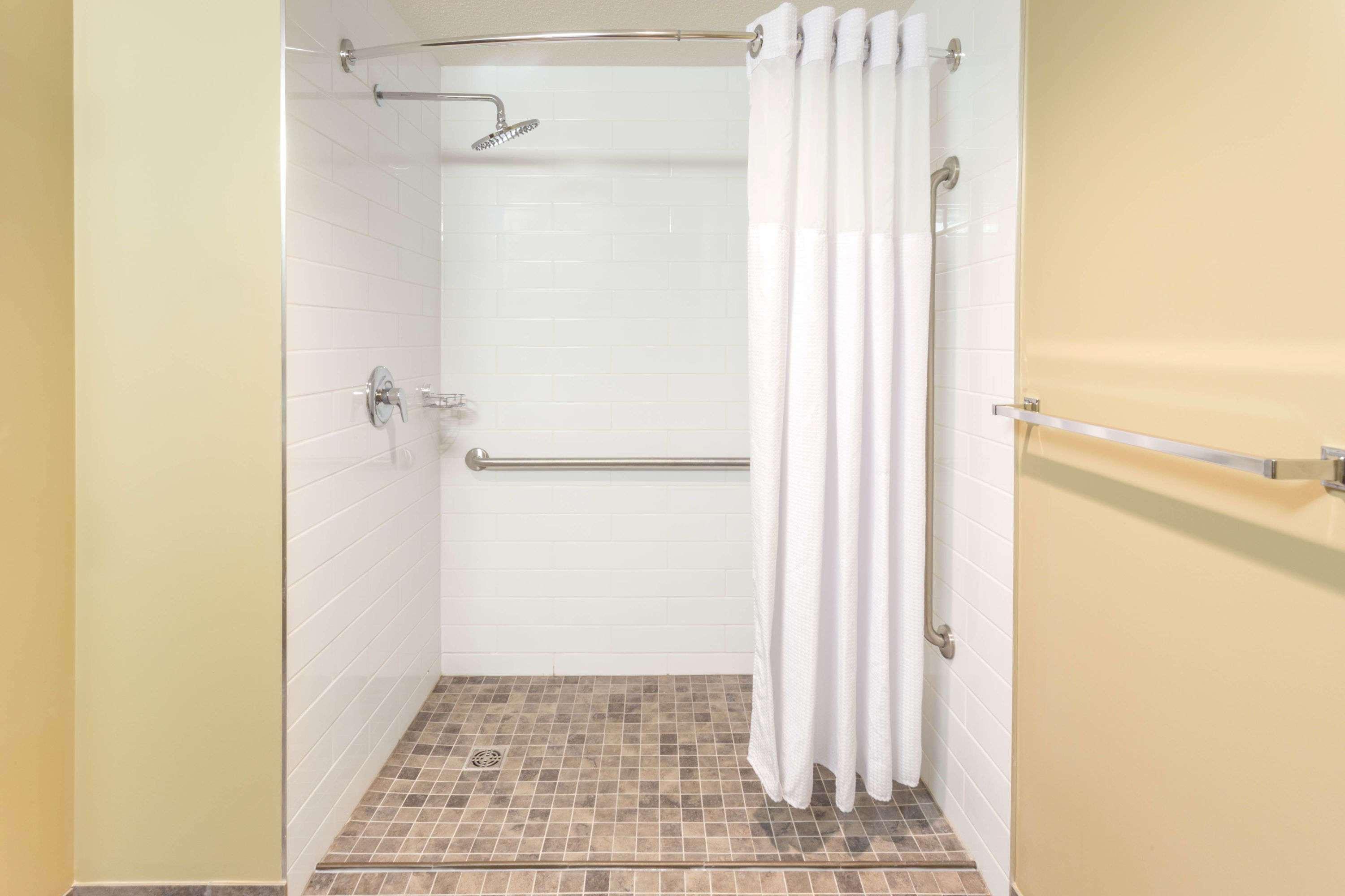 Microtel Inn & Suites By Wyndham Whitecourt Exteriör bild