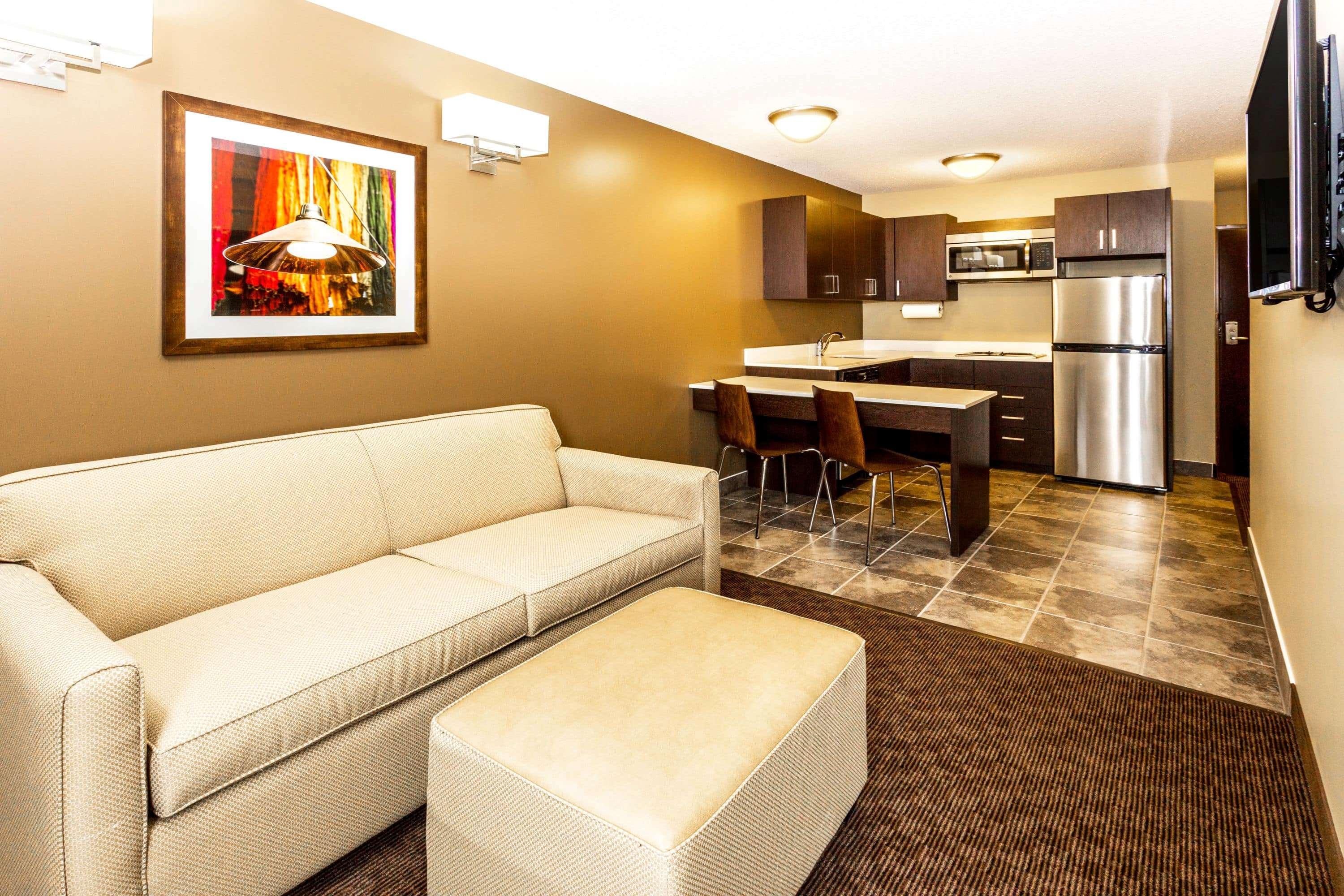 Microtel Inn & Suites By Wyndham Whitecourt Exteriör bild